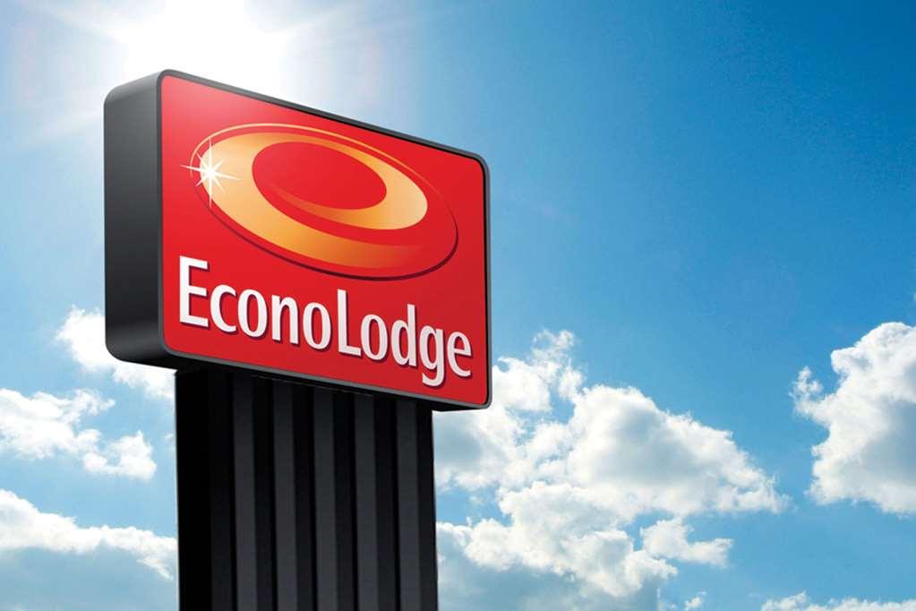 Econo Lodge Portage Exterior photo