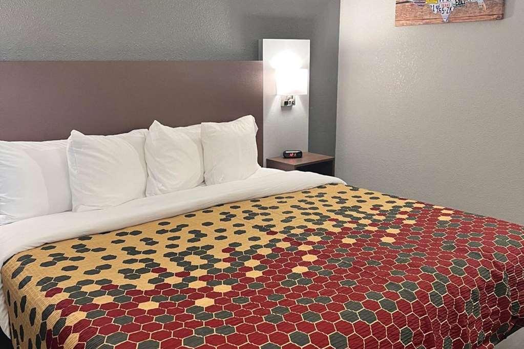 Econo Lodge Portage Room photo