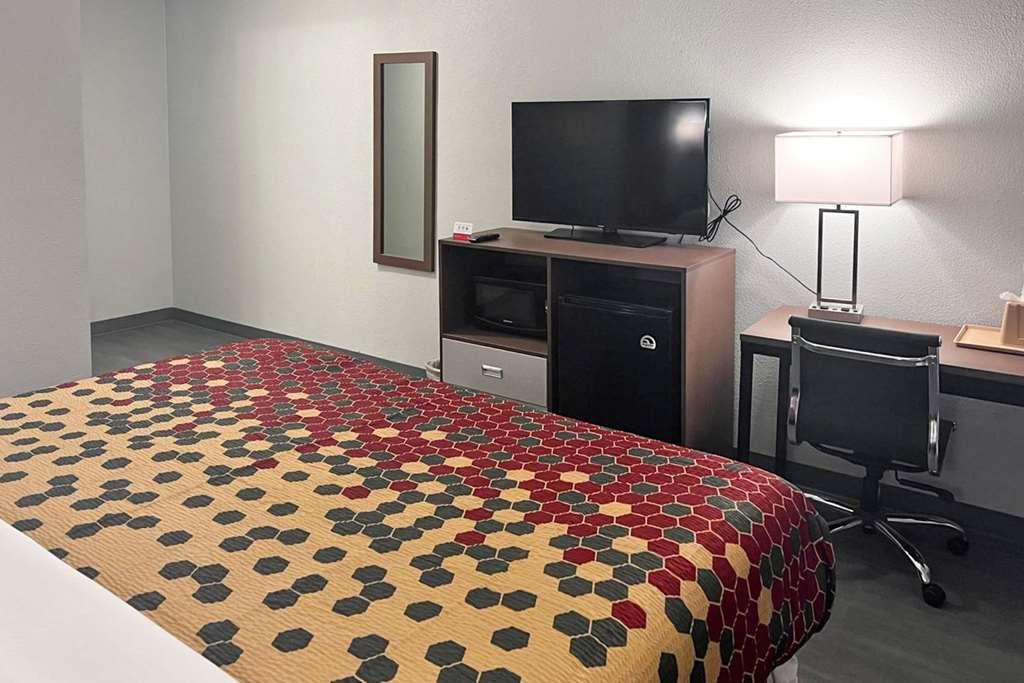 Econo Lodge Portage Room photo