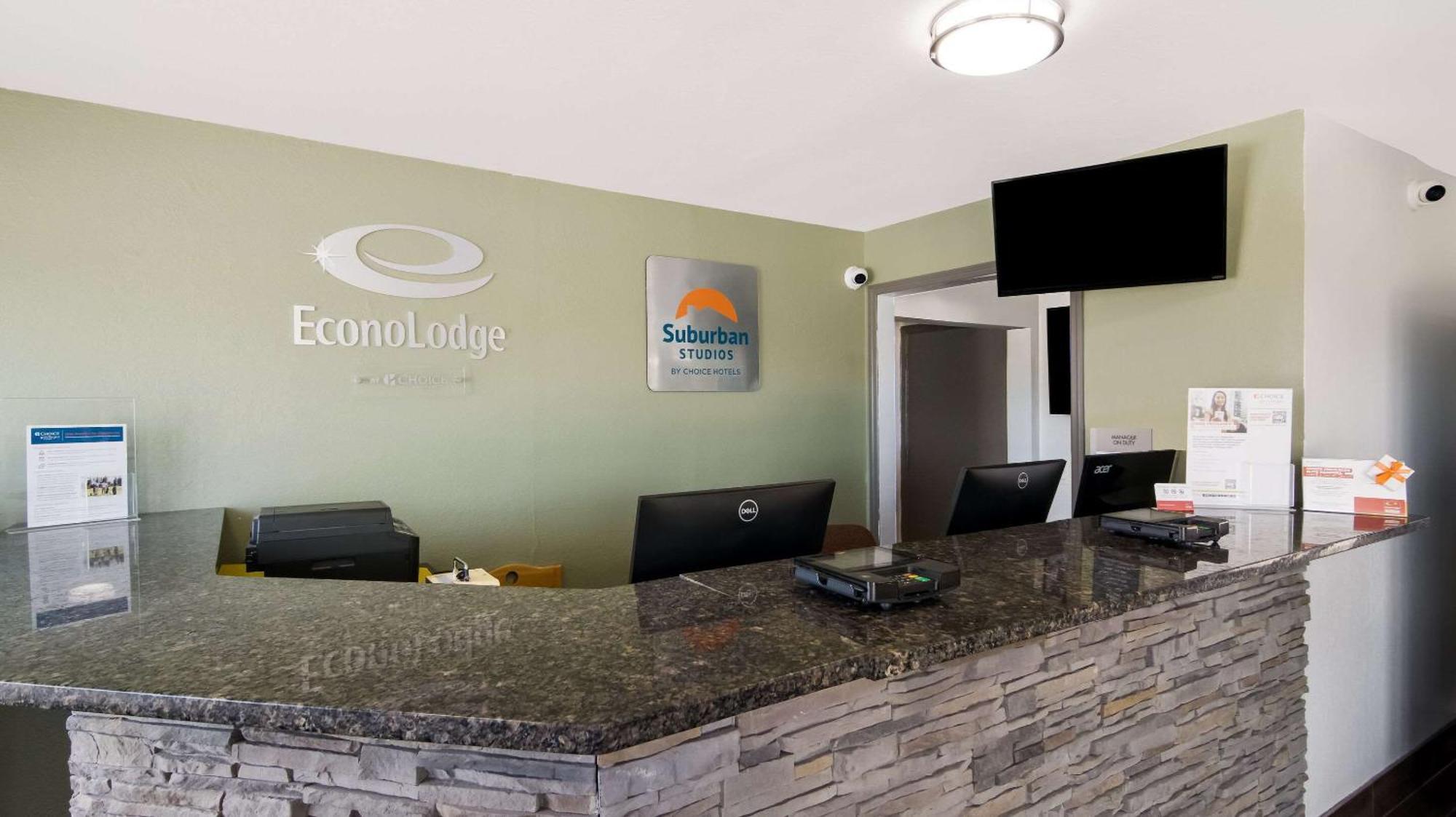 Econo Lodge Portage Exterior photo