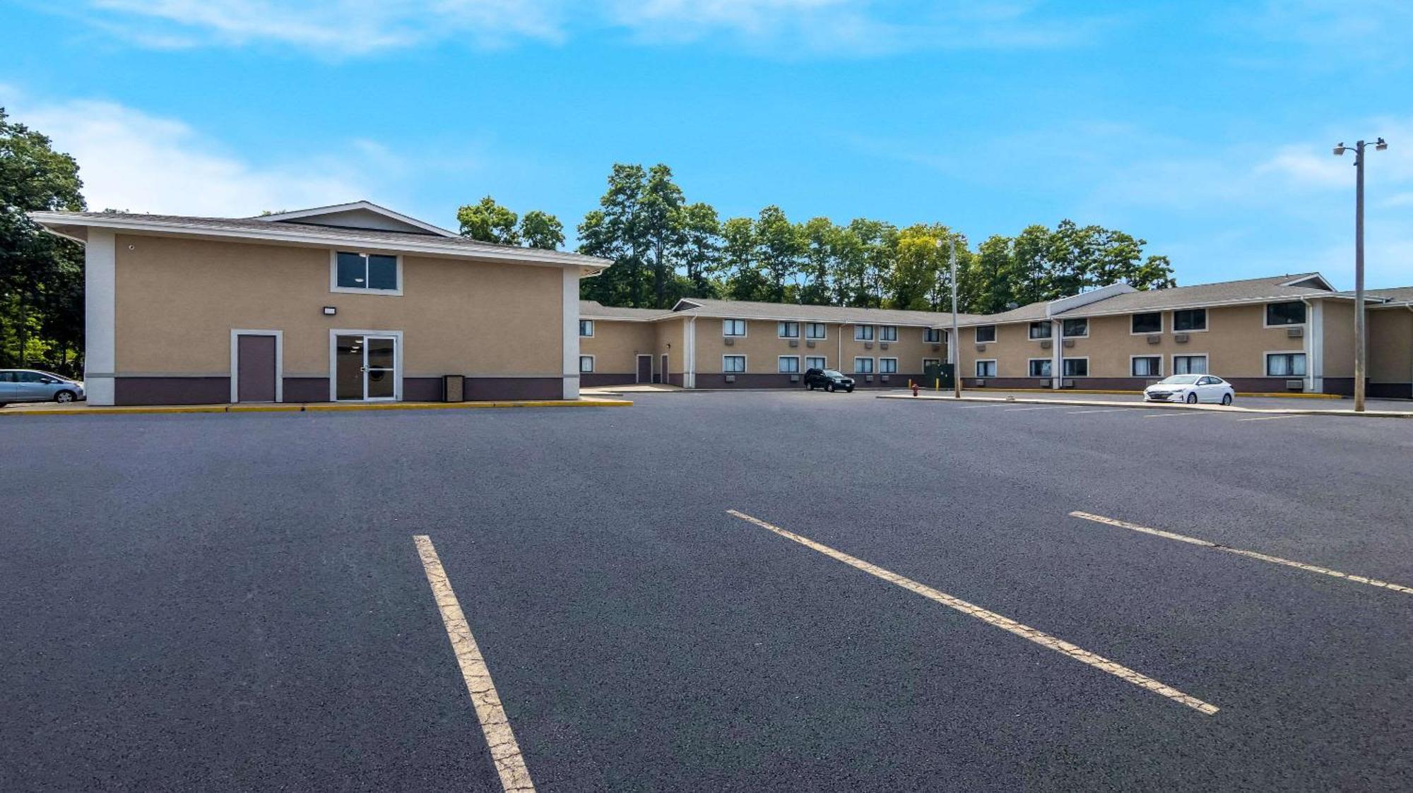 Econo Lodge Portage Exterior photo